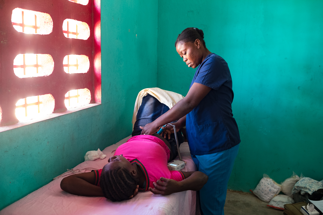 Prenatal care by Midwives For Haiti Mobile Prenatal Clinic. Photo by Cheryl Hanna-Truscott.