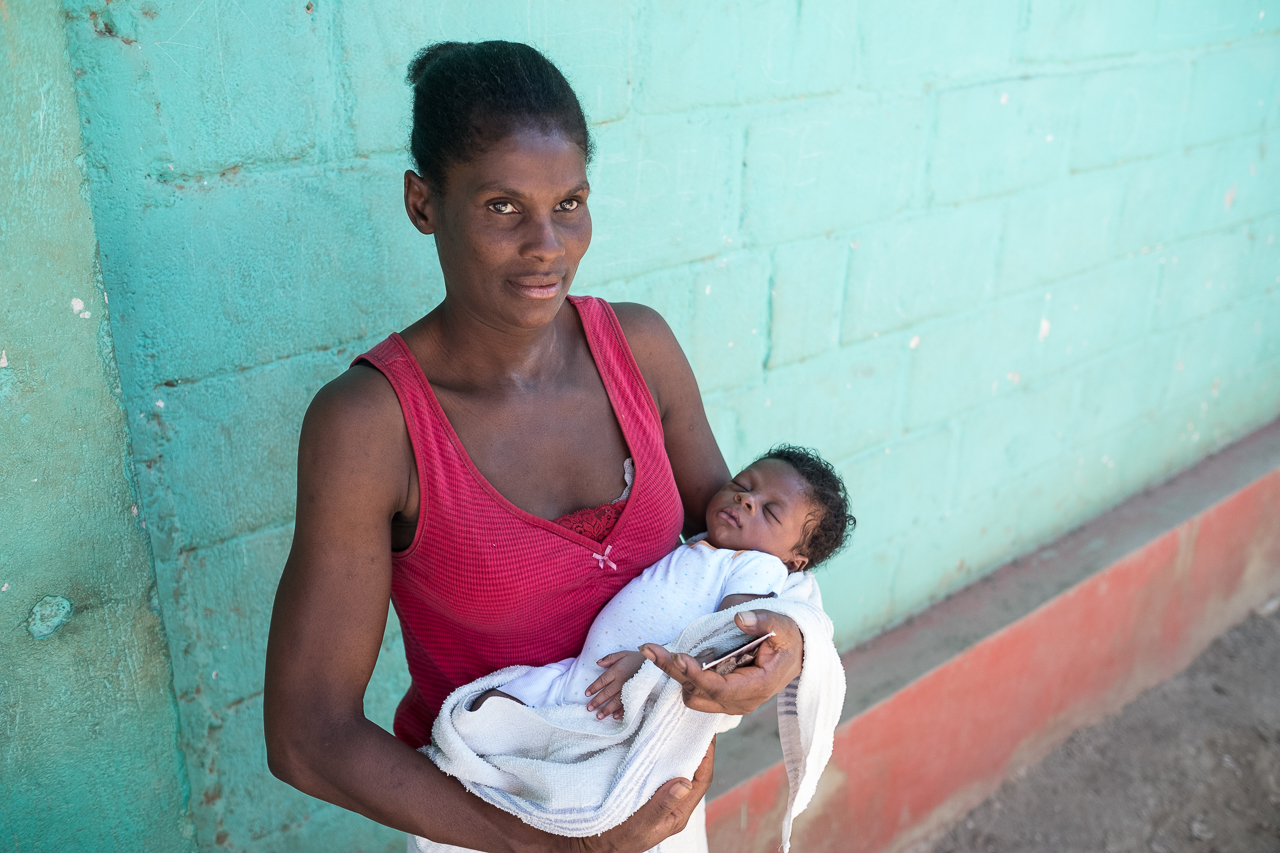 Mother and child, rural Haiti. Midwives For Haiti. Photo: Cheryl Hanna-Truscott.